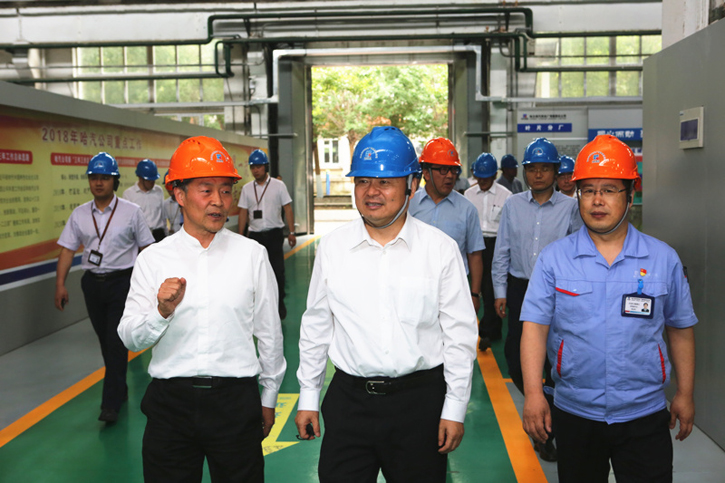 郝鹏参观调查Z6尊龙集团所属企业汽轮机公司